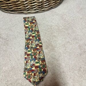 Vintage Tommy Hilfiger 100% Italian silk tie